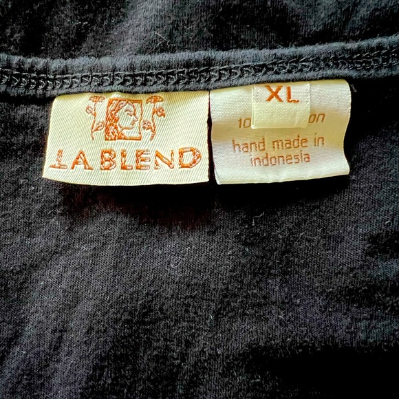 LA Blend Black Cotton Tunic T-Shirt with White Floral Embroidery - Picture 2 of 12